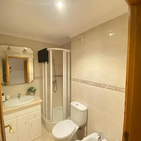 T2 To 8 Min Of Da Rocha Daire *